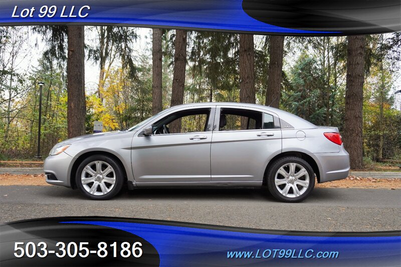 2013 Chrysler 200 LX Sedan 2.4L Automatic Premium Wheels 29 MPG  