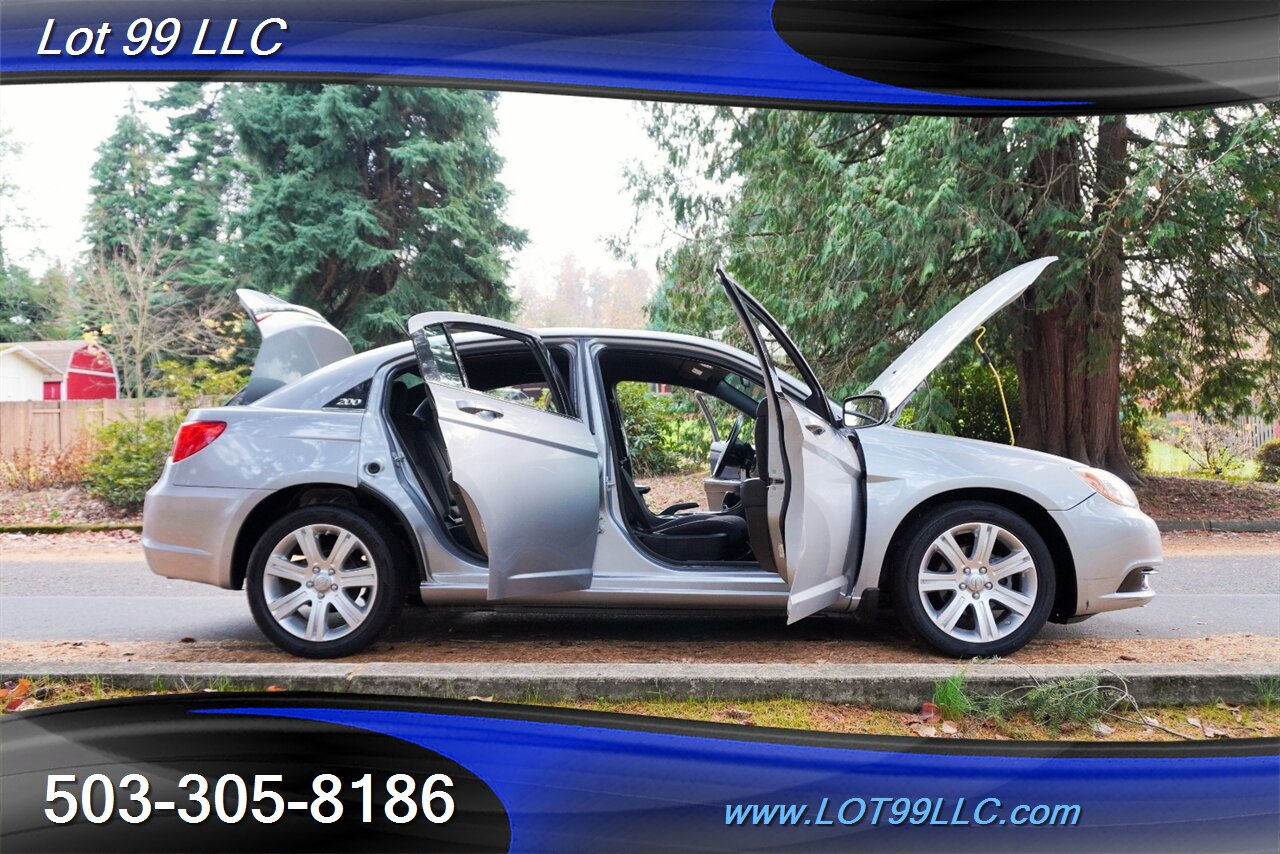 2013 Chrysler 200 LX Sedan 2.4L Automatic Premium Wheels 29 MPG - Photo 33 - Milwaukie, OR 97267