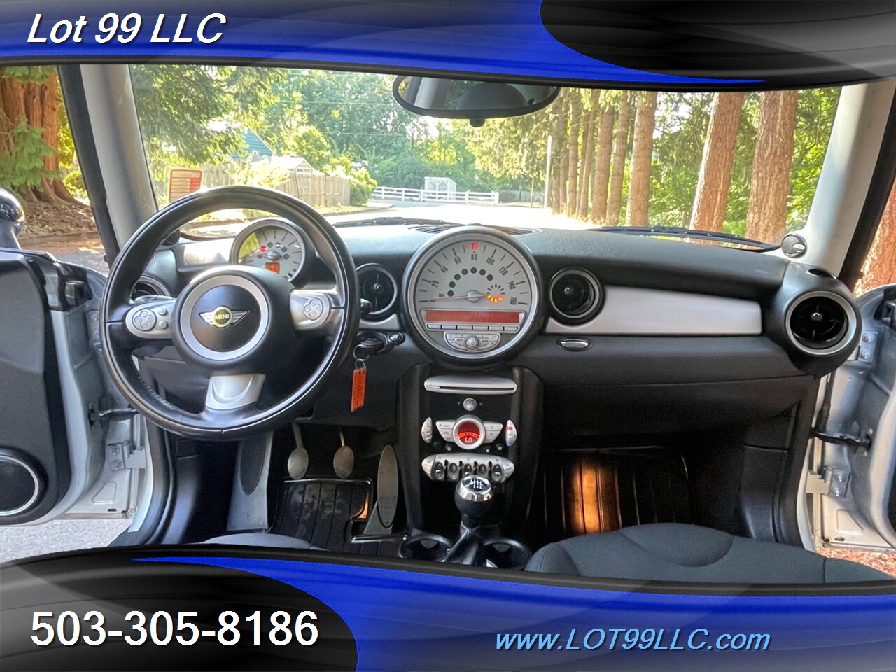 2010 MINI Cooper 82k 37MPG 6 Speed Manual Dual Roof   - Photo 2 - Milwaukie, OR 97267