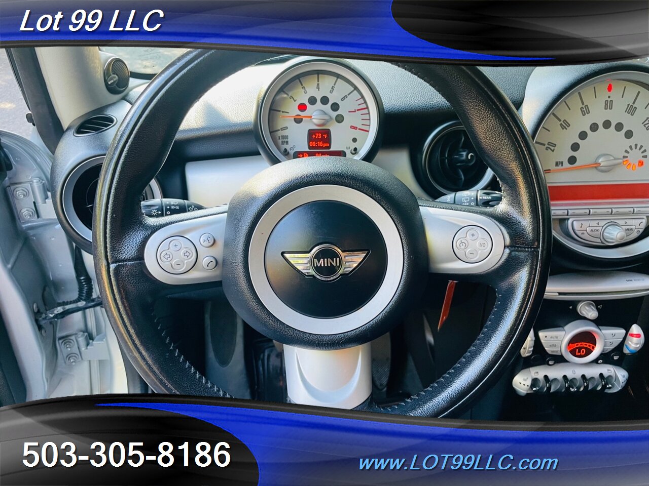 2010 MINI Cooper 82k 37MPG 6 Speed Manual Dual Roof   - Photo 15 - Milwaukie, OR 97267