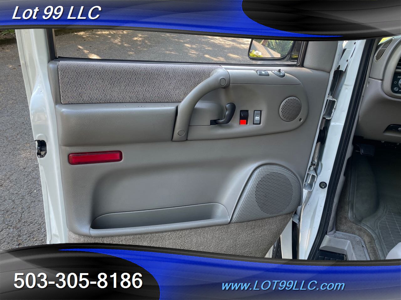 2002 Chevrolet Astro LS Passenger ** AWD ** NEW TIRES 4.3L V6   - Photo 11 - Milwaukie, OR 97267