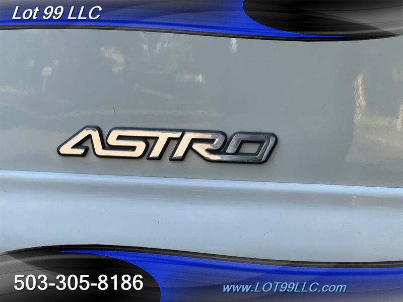 2002 Chevrolet Astro LS photo