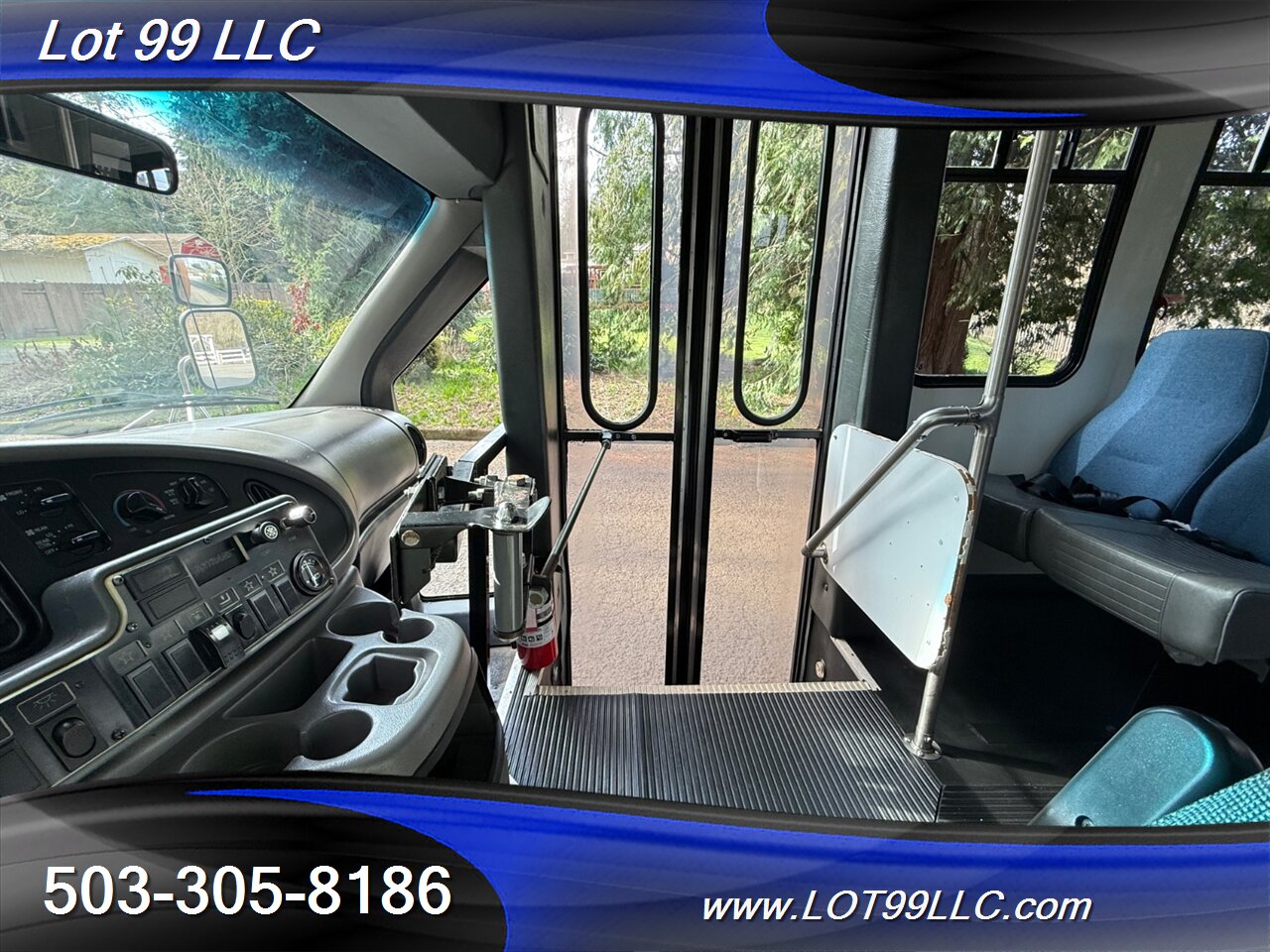 2002 Ford E-Series Van E350 SD 97k Miles 1-Owner 13 Passenger Shuttle Bus  Carrier Rear Air Conditioning Dually - Photo 21 - Milwaukie, OR 97267