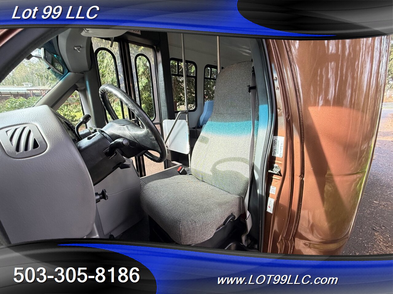2002 Ford E-Series Van E350 SD 97k Miles 1-Owner 13 Passenger Shuttle Bus  Carrier Rear Air Conditioning Dually - Photo 13 - Milwaukie, OR 97267