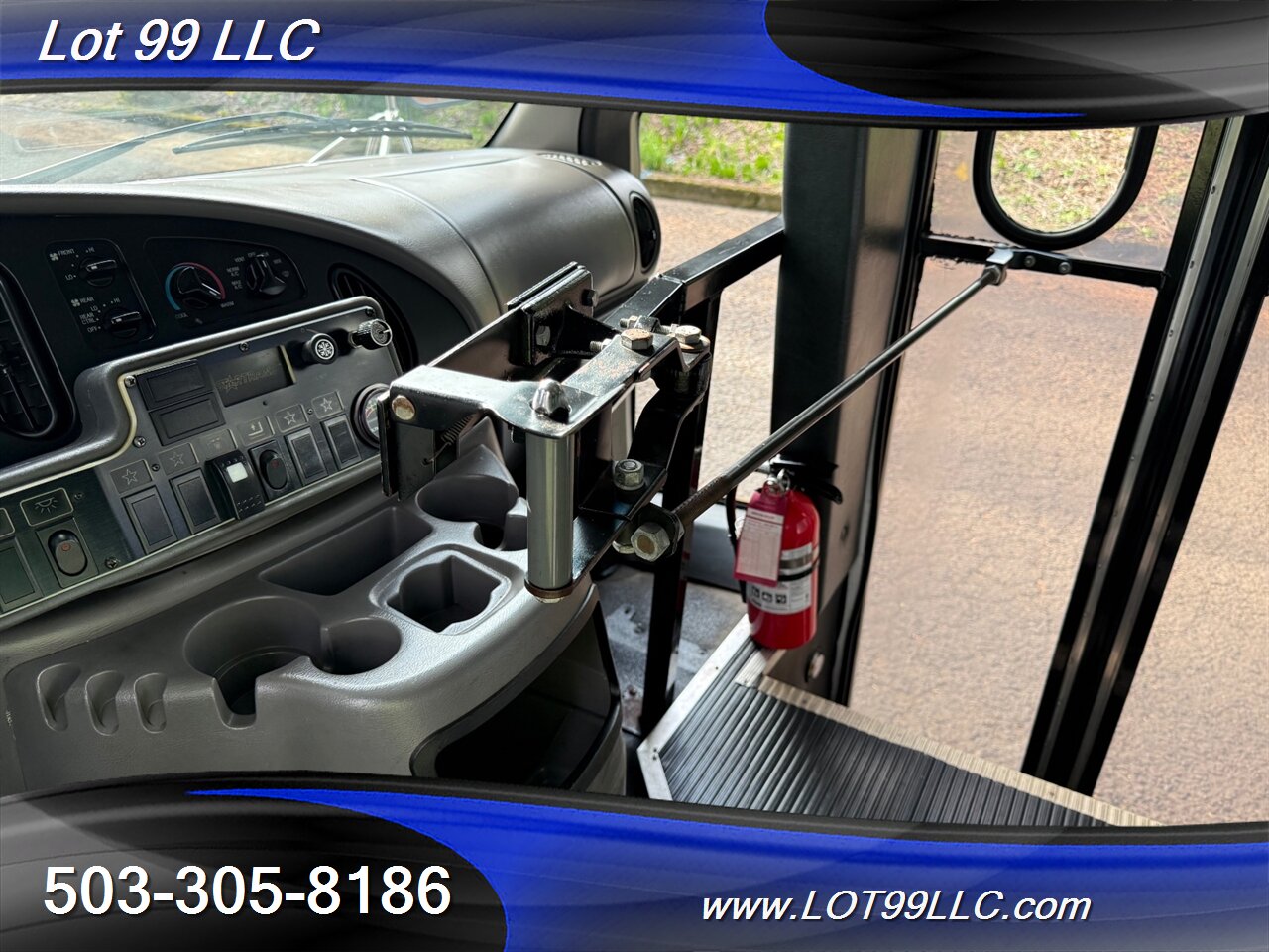 2002 Ford E-Series Van E350 SD 97k Miles 1-Owner 13 Passenger Shuttle Bus  Carrier Rear Air Conditioning Dually - Photo 28 - Milwaukie, OR 97267