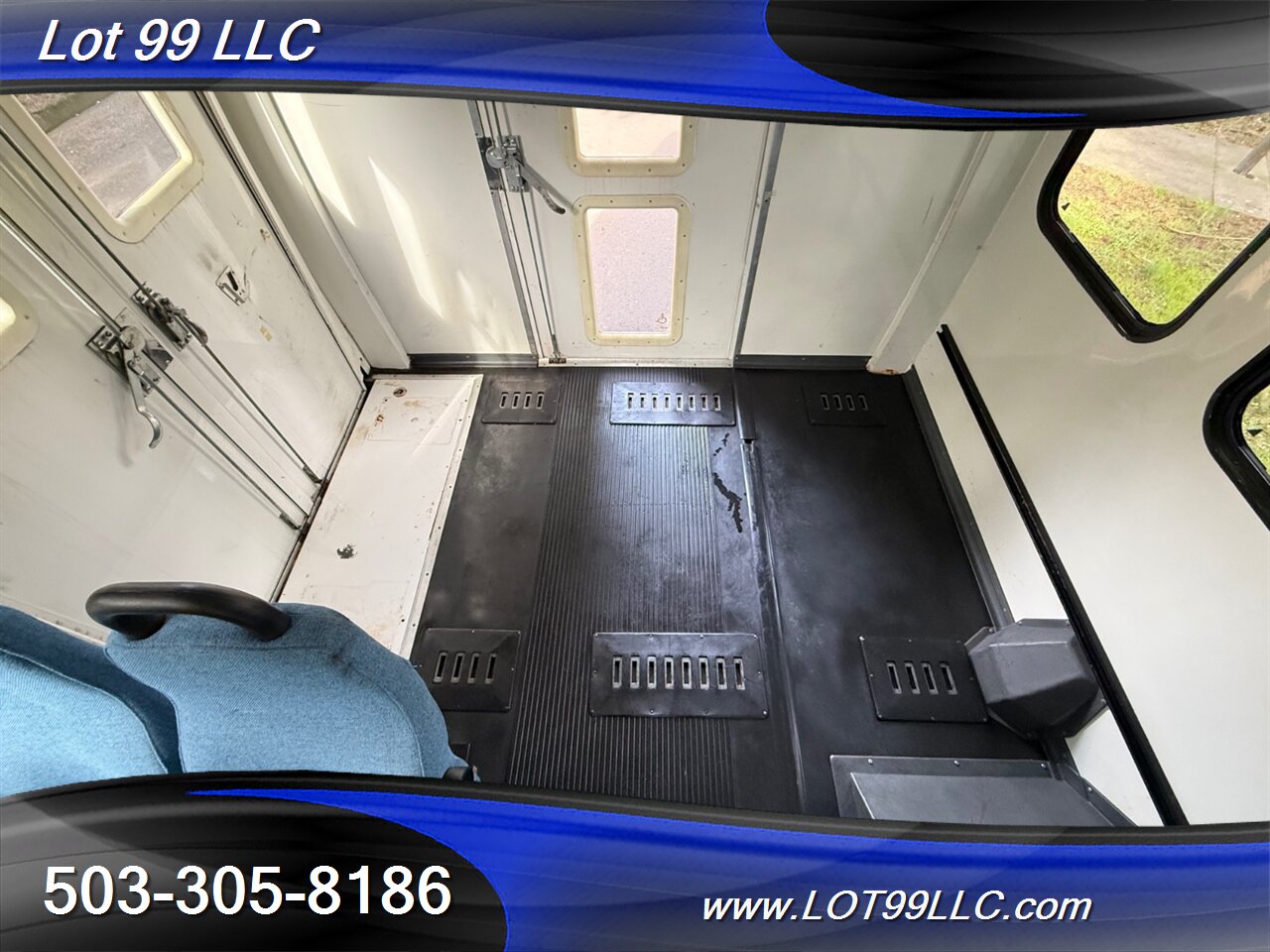 2002 Ford E-Series Van E350 SD 97k Miles 1-Owner 13 Passenger Shuttle Bus  Carrier Rear Air Conditioning Dually - Photo 20 - Milwaukie, OR 97267