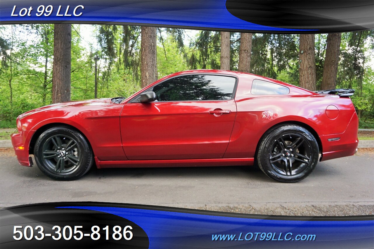 2014 Ford Mustang V6 Premium Automatic Premium Wheels DVD   - Photo 1 - Milwaukie, OR 97267