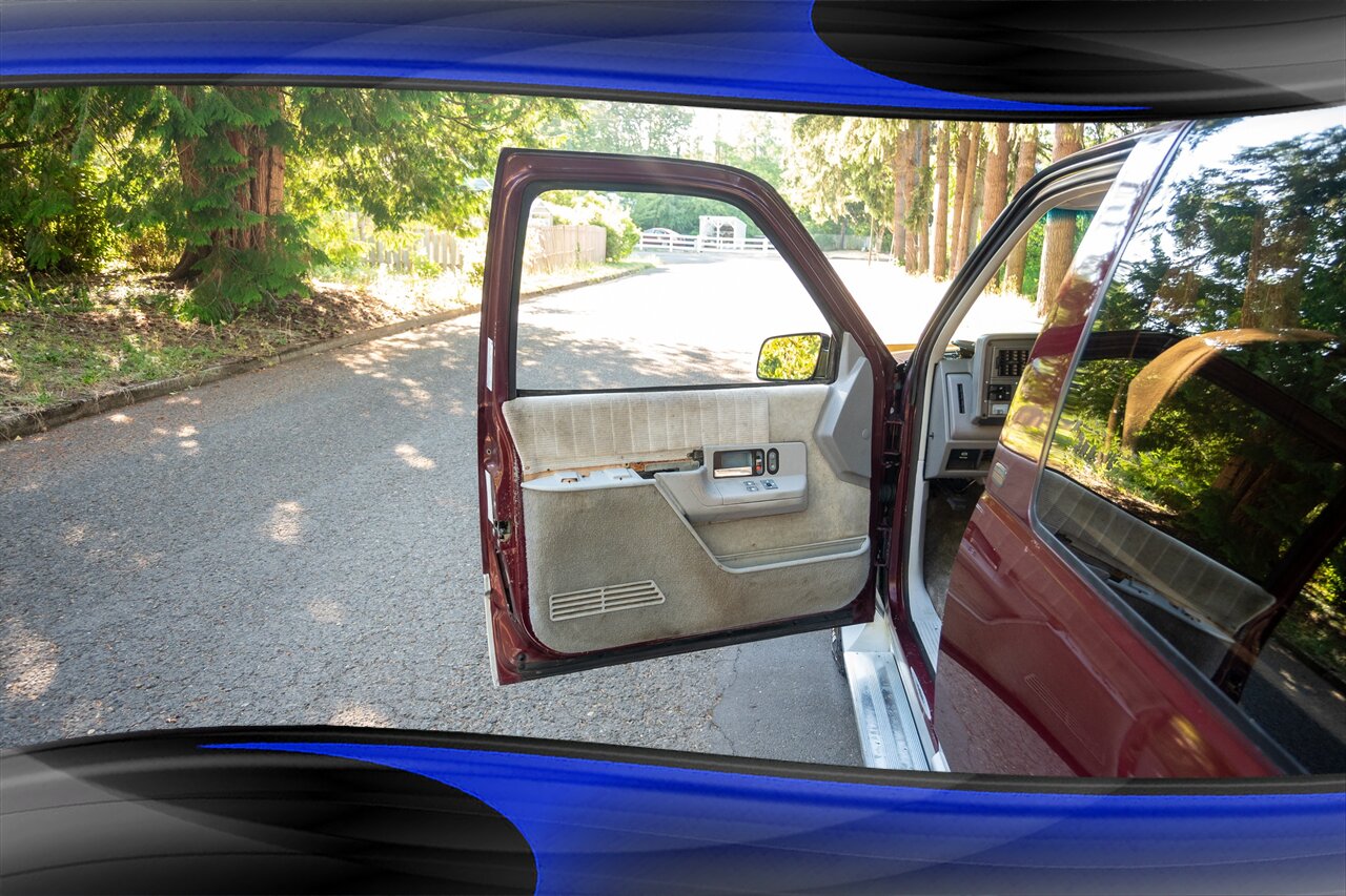 1992 Chevrolet Blazer 2 Door 4x4 K5 Blazer Silverado - Photo 10 - Milwaukie, OR 97267