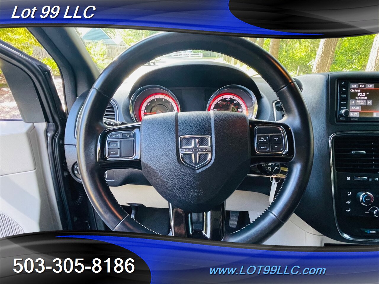 2018 Dodge Grand Caravan SXT 104k Leather Navigation  3rd Row Seat   - Photo 12 - Milwaukie, OR 97267