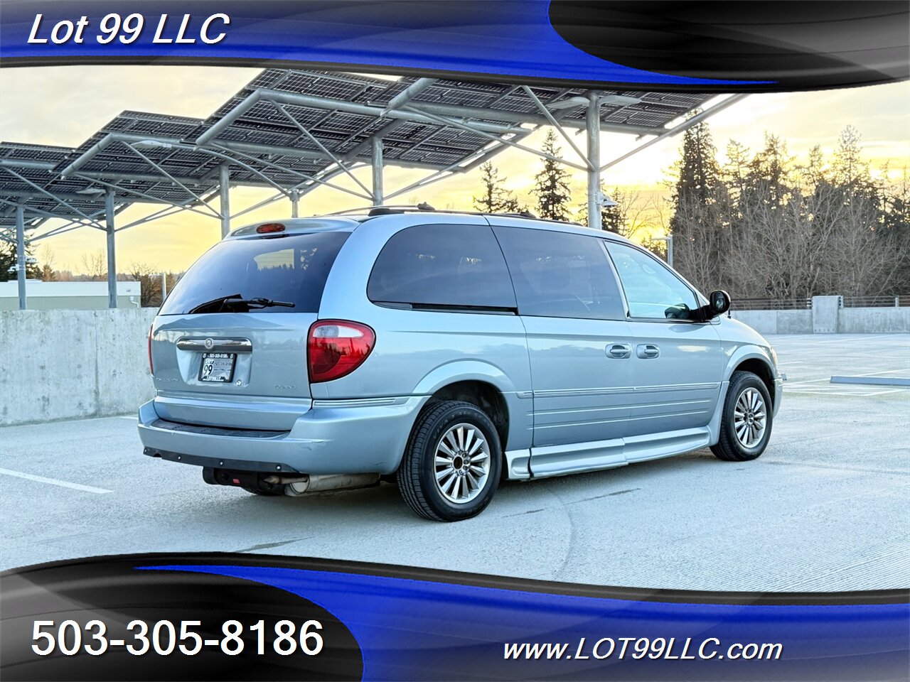 2005 Chrysler Town & Country Touring 83k **WHEELCHAIR VAN** New Tires - Photo 16 - Milwaukie, OR 97267