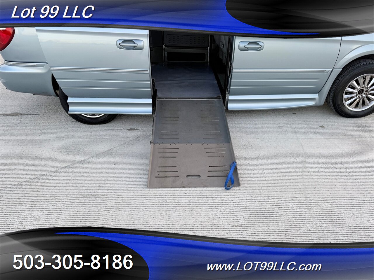2005 Chrysler Town & Country Touring 83k **WHEELCHAIR VAN** New Tires - Photo 42 - Milwaukie, OR 97267