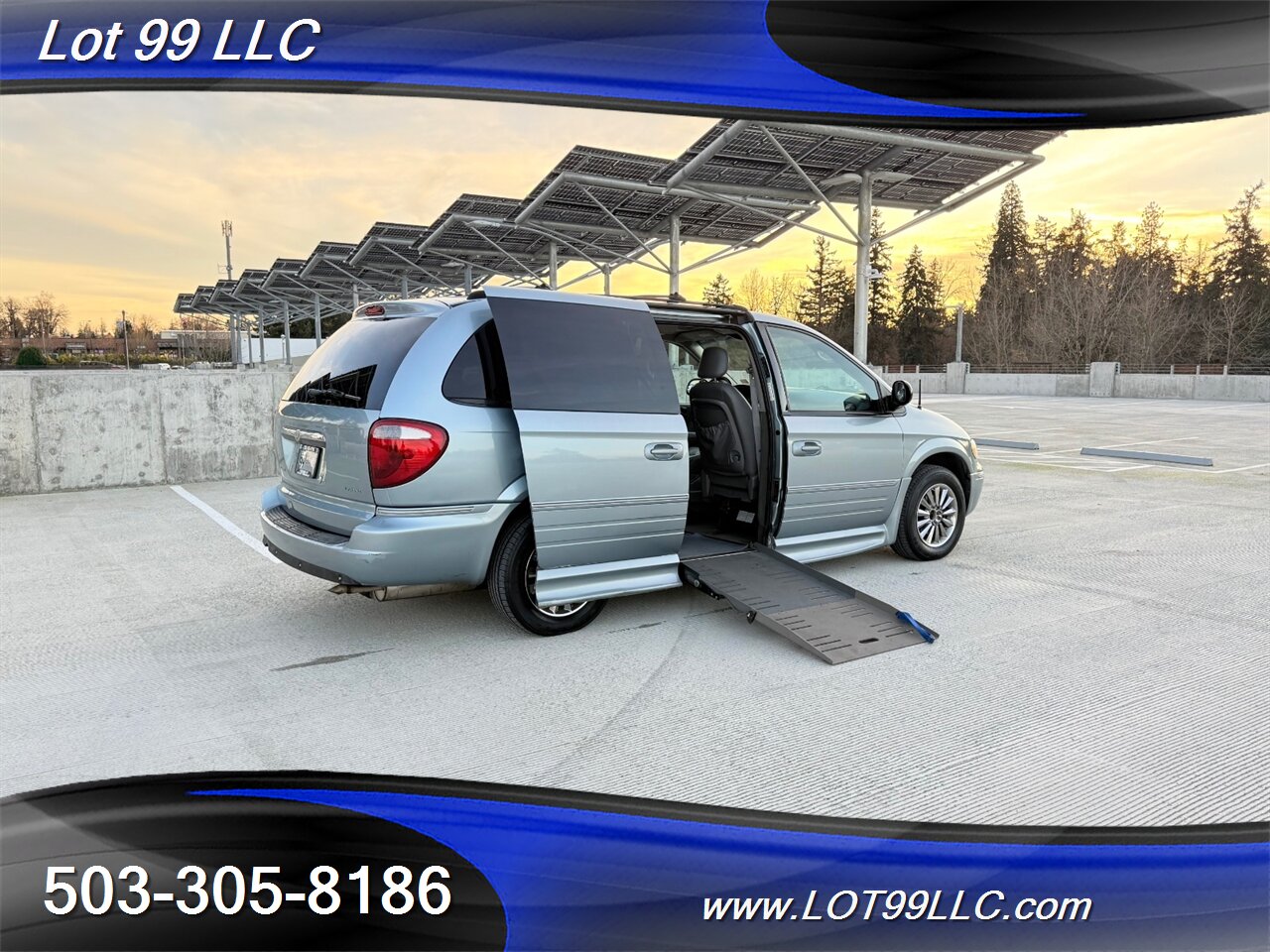 2005 Chrysler Town & Country Touring 83k **WHEELCHAIR VAN** New Tires - Photo 41 - Milwaukie, OR 97267