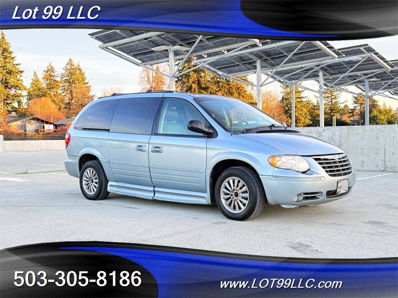 2005 Chrysler Town & Country Touring 83k **WHEELCHAIR VAN** New Tires - Photo 14 - Milwaukie, OR 97267
