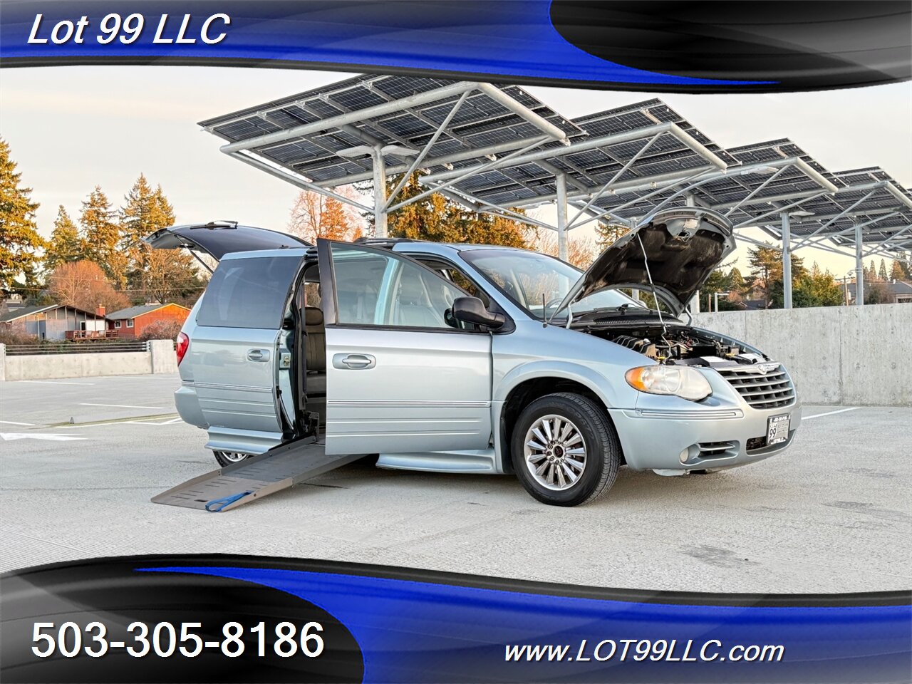 2005 Chrysler Town & Country Touring 83k **WHEELCHAIR VAN** New Tires - Photo 28 - Milwaukie, OR 97267