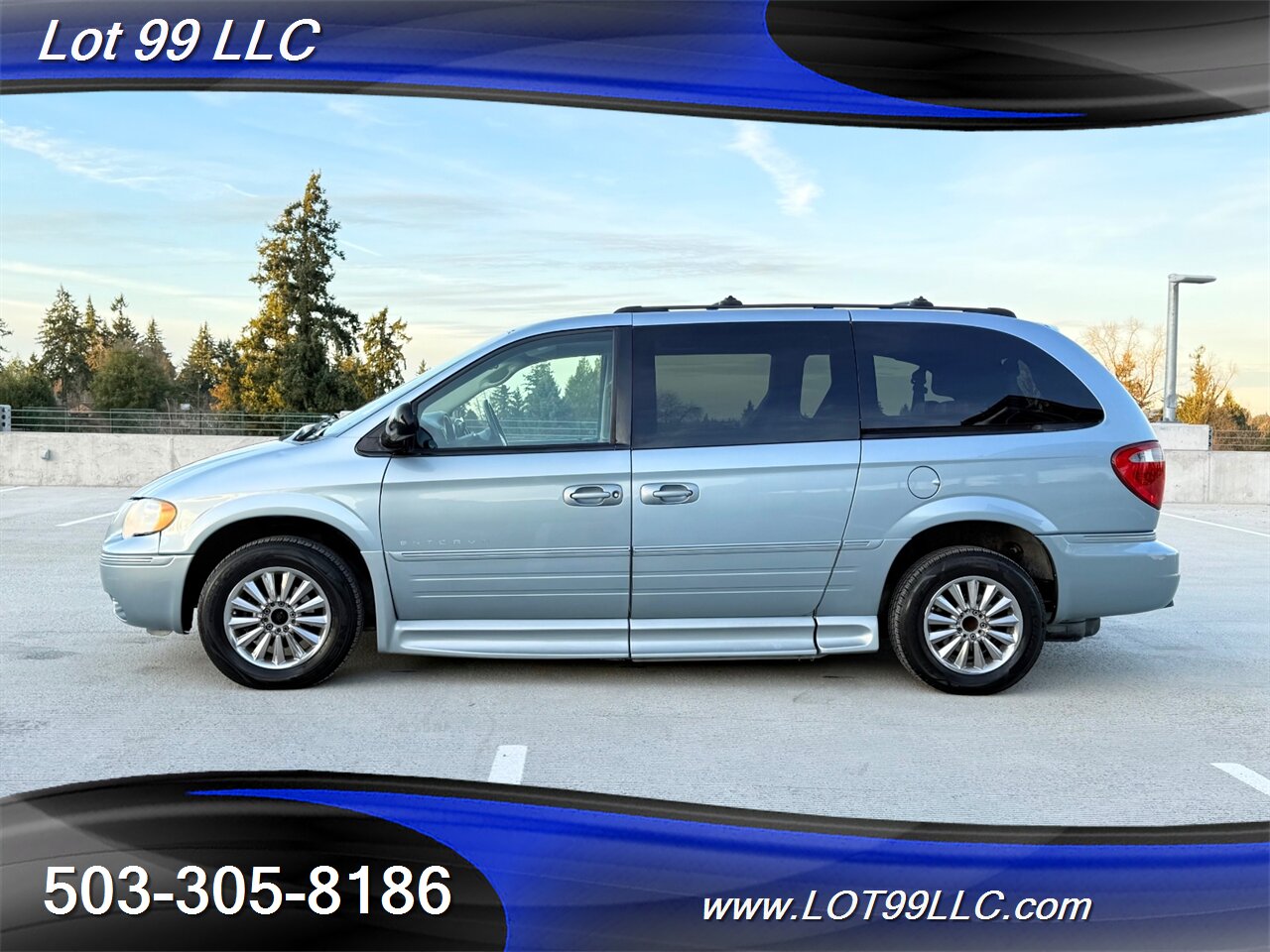 2005 Chrysler Town & Country Touring 83k **WHEELCHAIR VAN** New Tires - Photo 12 - Milwaukie, OR 97267