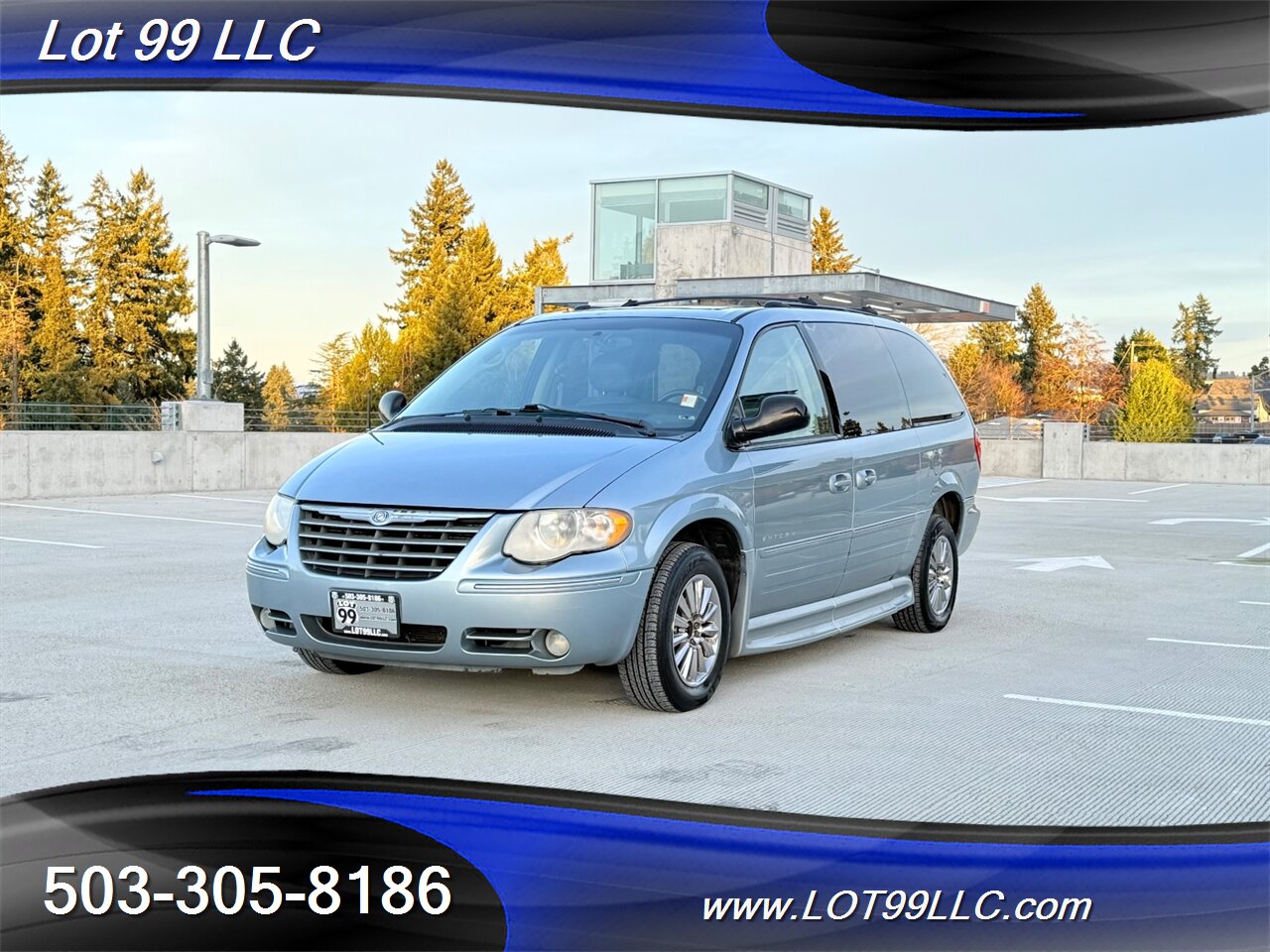 2005 Chrysler Town & Country Touring 83k **WHEELCHAIR VAN** New Tires - Photo 3 - Milwaukie, OR 97267