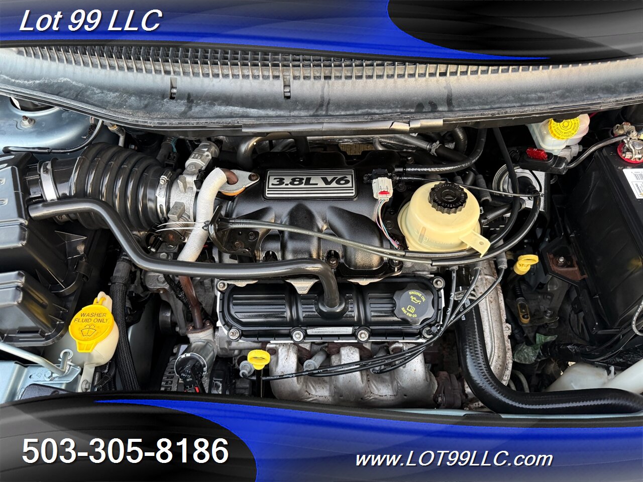 2005 Chrysler Town & Country Touring 83k **WHEELCHAIR VAN** New Tires - Photo 22 - Milwaukie, OR 97267