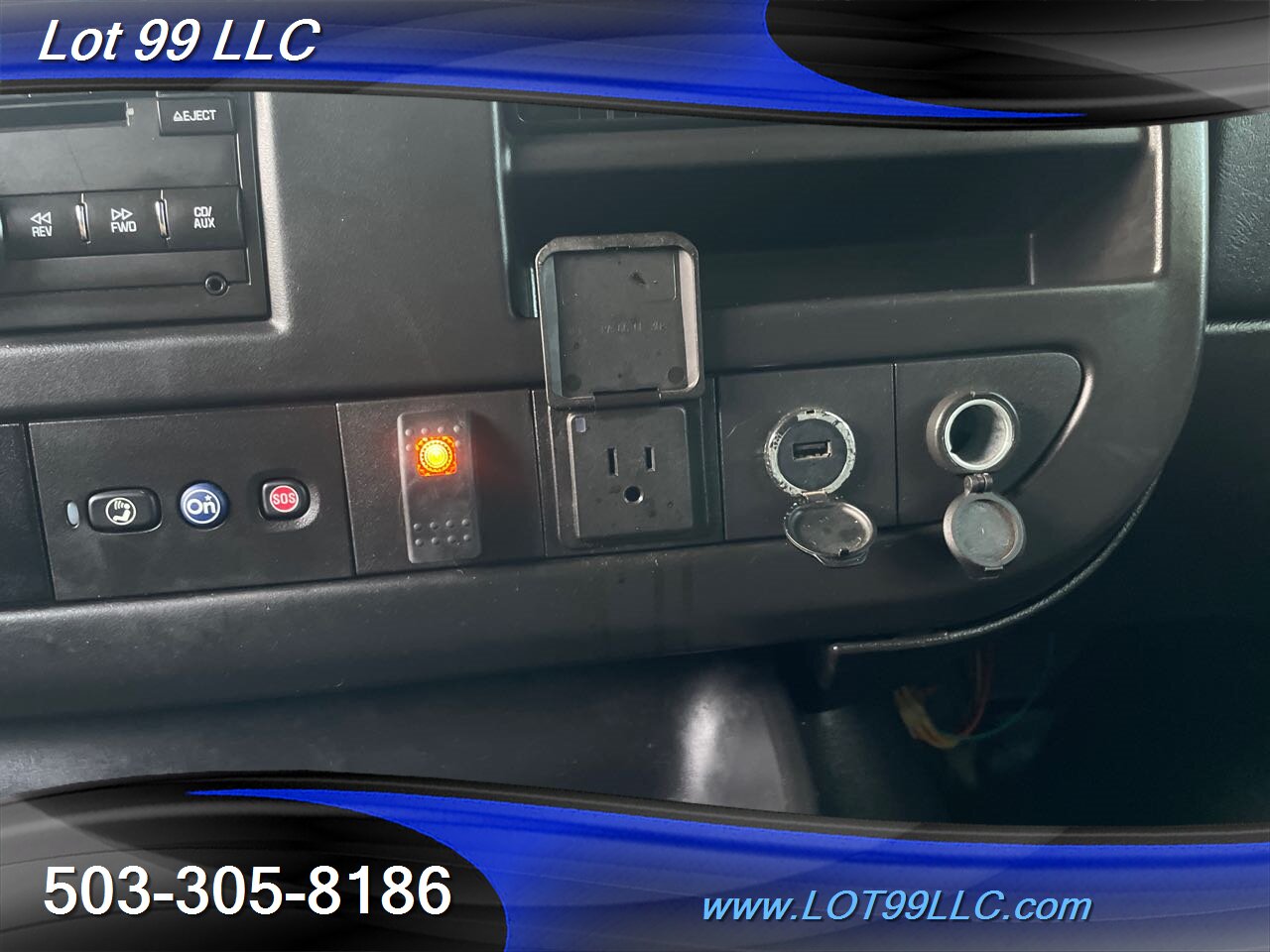 2015 Chevrolet Express 2500 Cargo Van 1-Owner  Black 104k Miles 4.8L V8   - Photo 11 - Milwaukie, OR 97267