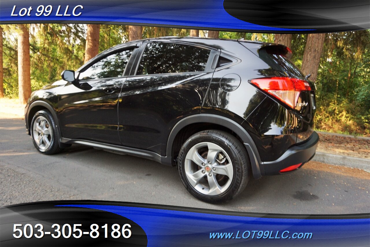2018 Honda HR-V LX AWD 1.8L Automatic New Tires 2 OWNERS 31 MPG   - Photo 11 - Milwaukie, OR 97267