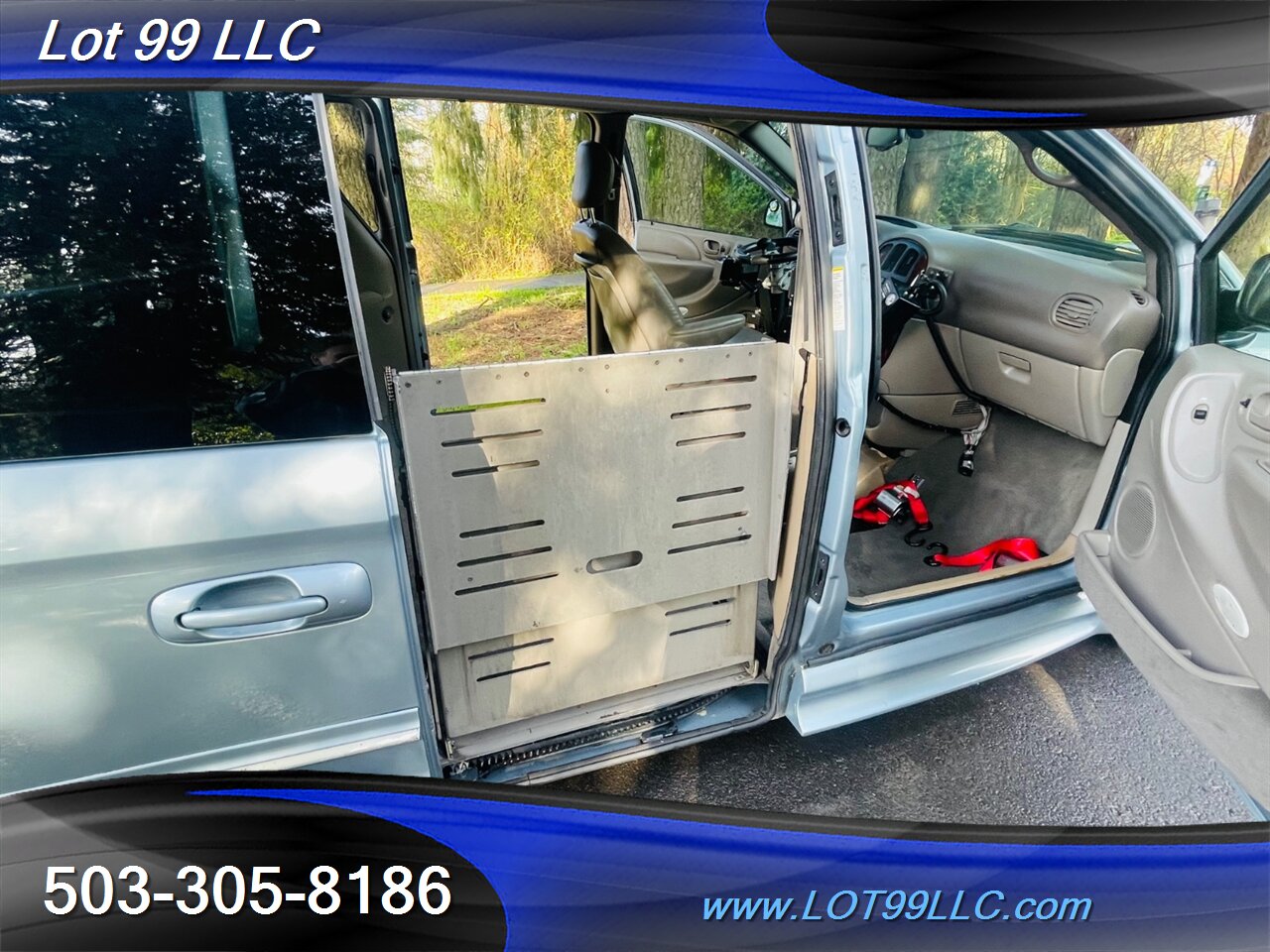 2003 Chrysler Town & Country LXi WHEELCHAIR VAN Htd Leather Hand Controls   - Photo 47 - Milwaukie, OR 97267