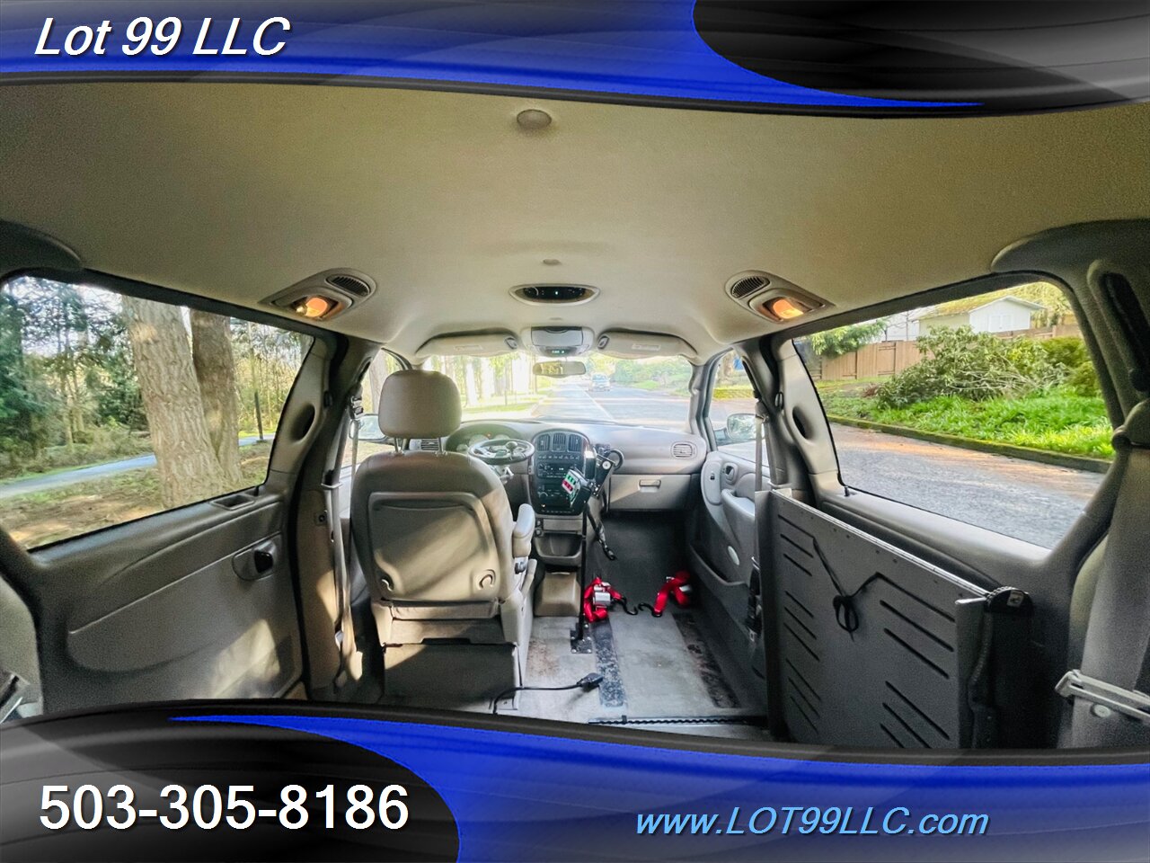 2003 Chrysler Town & Country LXi WHEELCHAIR VAN Htd Leather Hand Controls   - Photo 23 - Milwaukie, OR 97267
