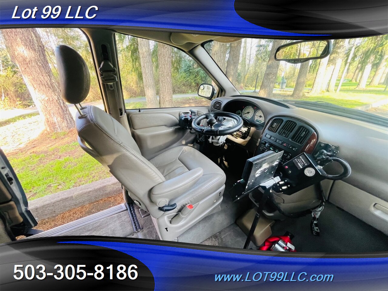 2003 Chrysler Town & Country LXi WHEELCHAIR VAN Htd Leather Hand Controls   - Photo 45 - Milwaukie, OR 97267
