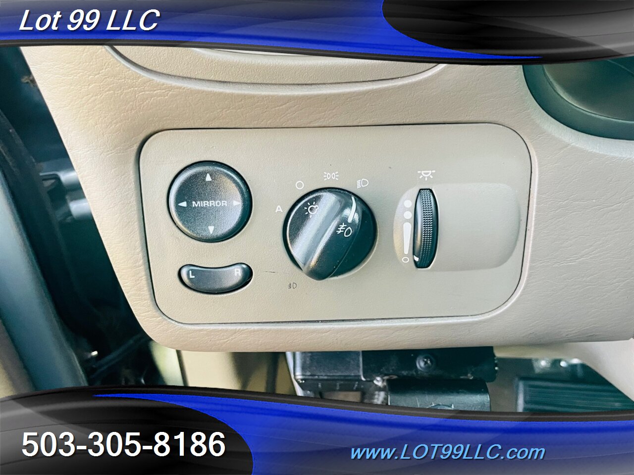 2003 Chrysler Town & Country LXi WHEELCHAIR VAN Htd Leather Hand Controls   - Photo 29 - Milwaukie, OR 97267