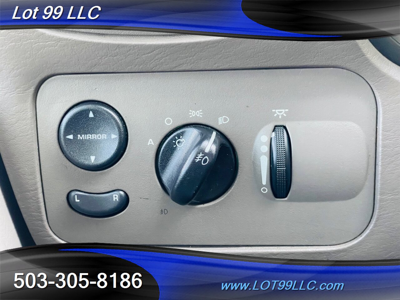 2003 Chrysler Town & Country LXi WHEELCHAIR VAN Htd Leather Hand Controls   - Photo 43 - Milwaukie, OR 97267