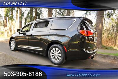 2018 Chrysler Pacifica Touring Plus 87k Dual Power Doors Leather GPS   - Photo 11 - Milwaukie, OR 97267