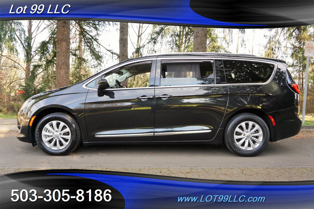 2018 Chrysler Pacifica Touring Plus 87k Dual Power Doors Leather GPS   - Photo 1 - Milwaukie, OR 97267