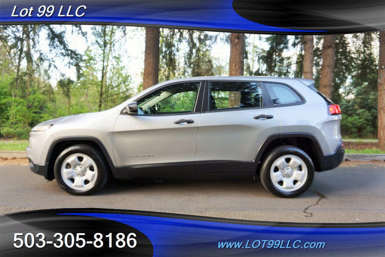 2016 Jeep Cherokee Sport Altitude Only 50K 2.4L Automatic Newer Tires   - Photo 1 - Milwaukie, OR 97267