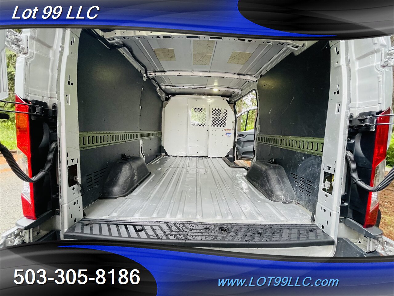2015 Ford Transit CARGO VAN  71K Leather Divider Wall   - Photo 18 - Milwaukie, OR 97267