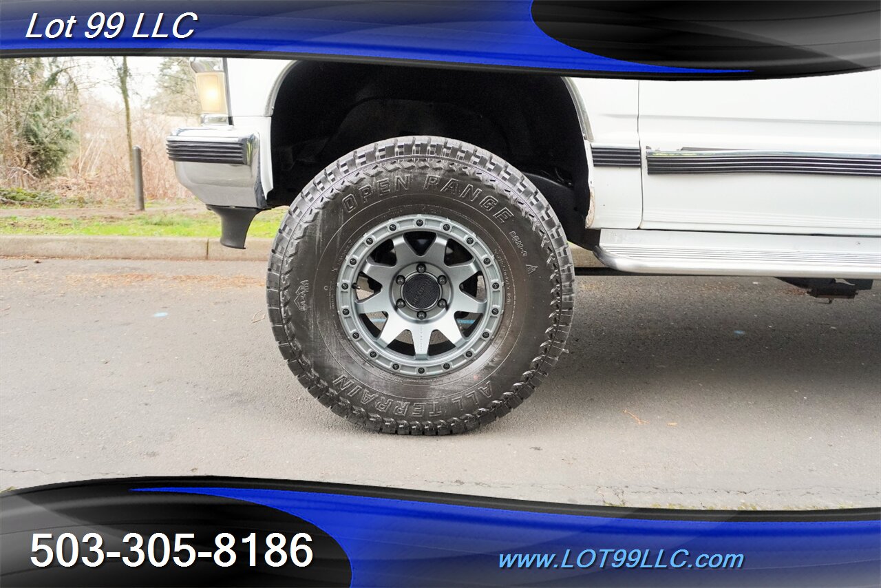 1998 Chevrolet Suburban K1500 LT 4X4 V8 5.7L Auto Leather LITED Premium Wheels Newer Tires NO RUST ROOF RACK - Photo 35 - Milwaukie, OR 97267
