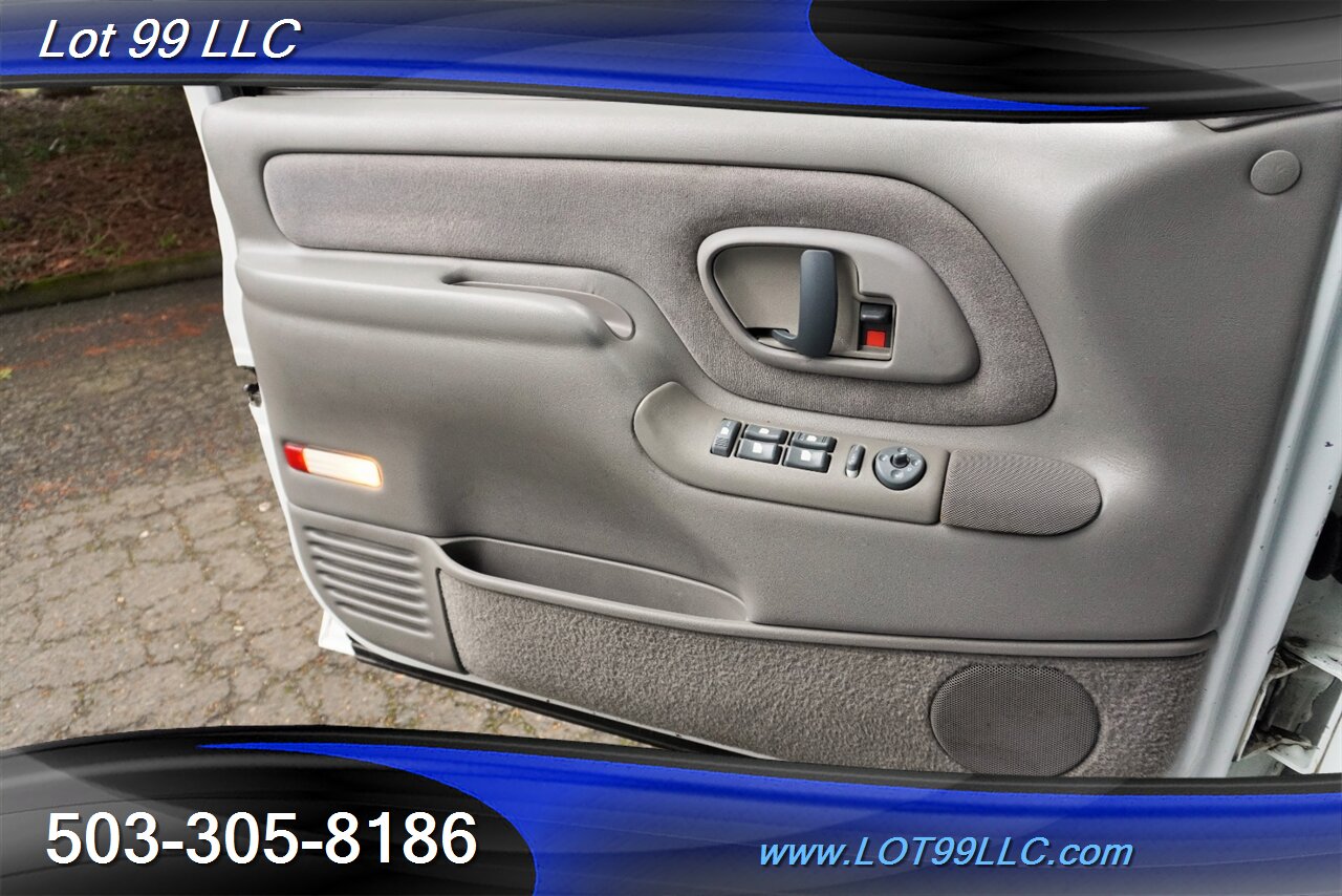 1998 Chevrolet Suburban K1500 LT 4X4 V8 5.7L Auto Leather LITED Premium Wheels Newer Tires NO RUST ROOF RACK - Photo 20 - Milwaukie, OR 97267