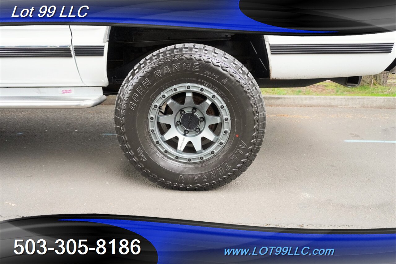 1998 Chevrolet Suburban K1500 LT 4X4 V8 5.7L Auto Leather LITED Premium Wheels Newer Tires NO RUST ROOF RACK - Photo 3 - Milwaukie, OR 97267