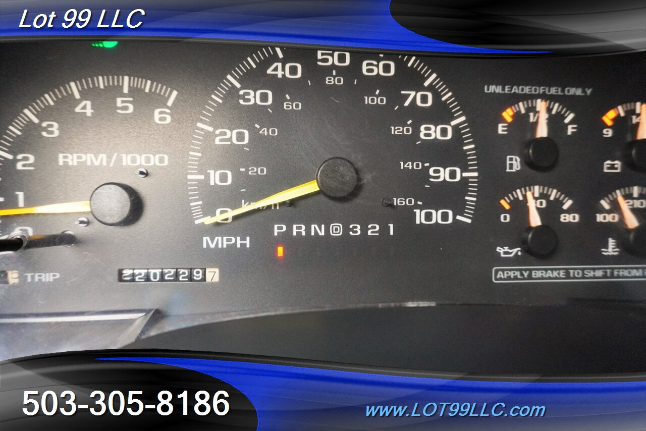 1998 Chevrolet Suburban K1500 LT 4X4 V8 5.7L Auto Leather LITED Premium Wheels Newer Tires NO RUST ROOF RACK - Photo 23 - Milwaukie, OR 97267