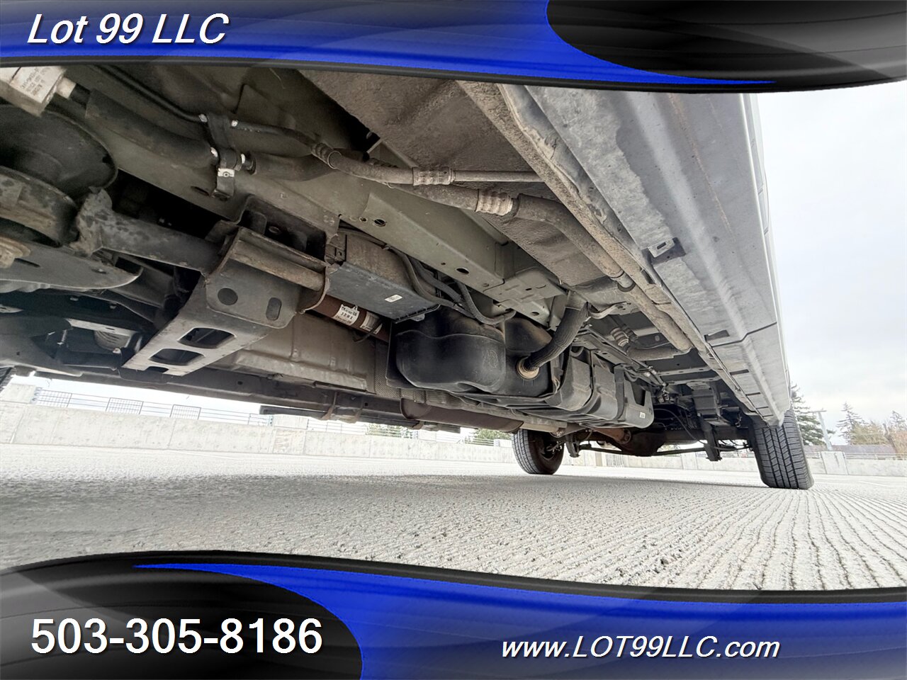 2017 Ford Transit 350 XLT ** 15 Passenger Van ** Tinted Windows Back ** Prior Certified Pre-Owned ** - Photo 53 - Milwaukie, OR 97267