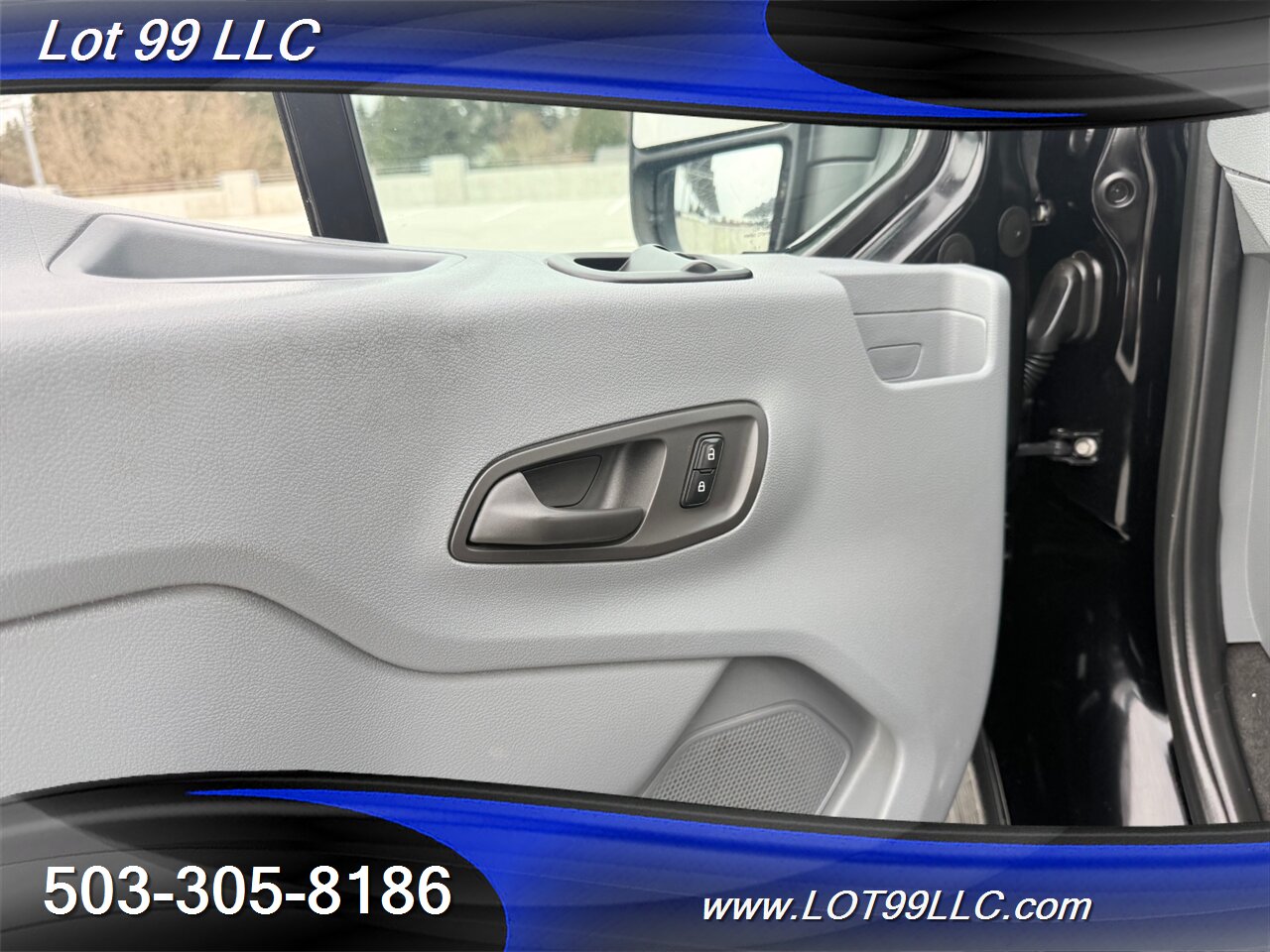 2017 Ford Transit 350 XLT ** 15 Passenger Van ** Tinted Windows Back ** Prior Certified Pre-Owned ** - Photo 30 - Milwaukie, OR 97267