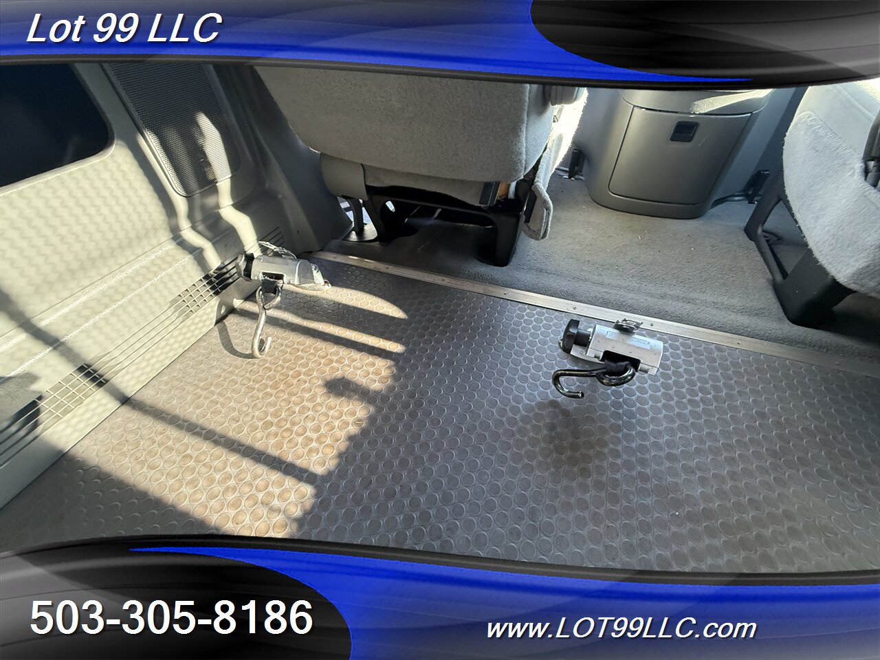 2005 Ford E-Series Van E-150 XLT V8 Ricon Power Side Wheelchair Lift Cruise Control - Photo 65 - Milwaukie, OR 97267