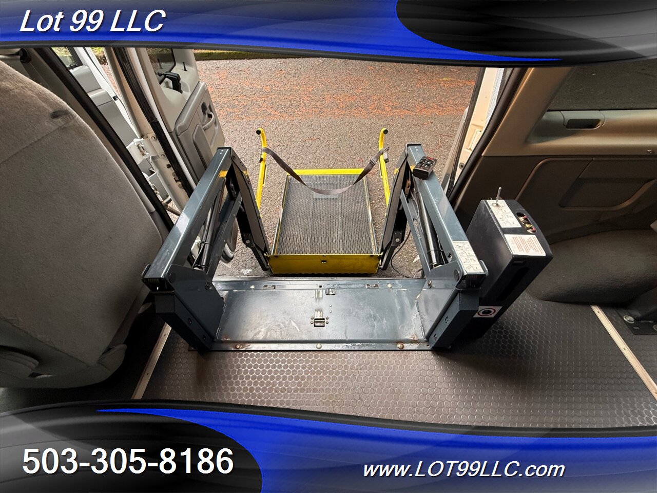 2005 Ford E-Series Van E-150 XLT V8 Ricon Power Side Wheelchair Lift Cruise Control - Photo 6 - Milwaukie, OR 97267