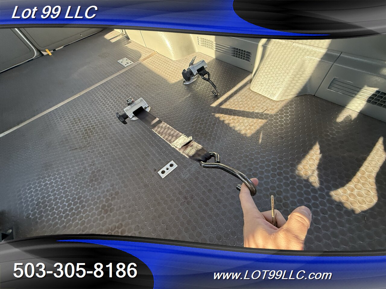 2005 Ford E-Series Van E-150 XLT V8 Ricon Power Side Wheelchair Lift Cruise Control - Photo 64 - Milwaukie, OR 97267