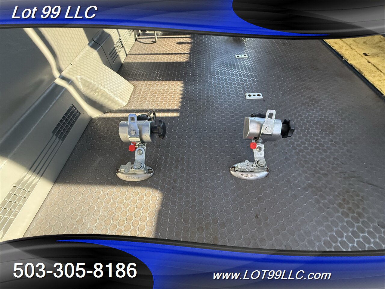 2005 Ford E-Series Van E-150 XLT V8 Ricon Power Side Wheelchair Lift Cruise Control - Photo 61 - Milwaukie, OR 97267