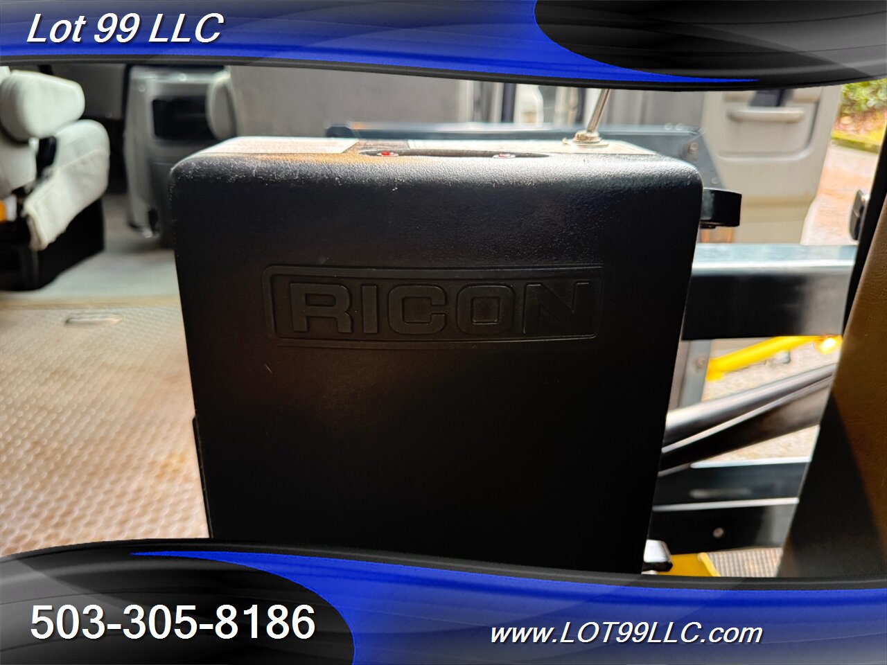 2005 Ford E-Series Van E-150 XLT V8 Ricon Power Side Wheelchair Lift Cruise Control - Photo 54 - Milwaukie, OR 97267