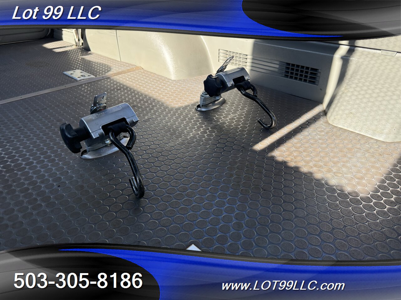 2005 Ford E-Series Van E-150 XLT V8 Ricon Power Side Wheelchair Lift Cruise Control - Photo 63 - Milwaukie, OR 97267