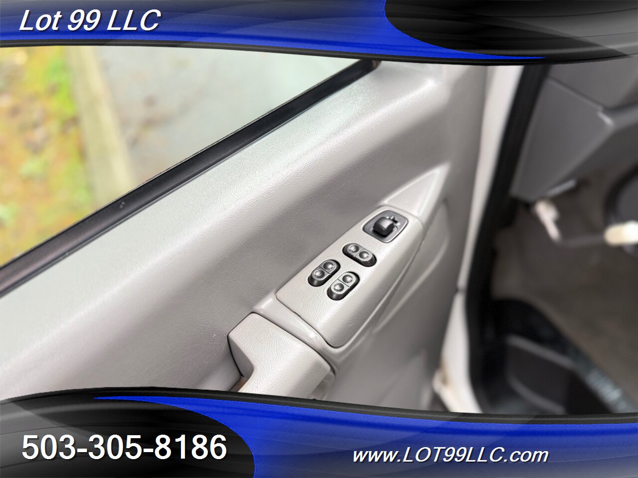 2005 Ford E-Series Van E-150 XLT V8 Ricon Power Side Wheelchair Lift Cruise Control - Photo 29 - Milwaukie, OR 97267