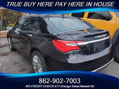 2011 Chrysler 200 Limited   - Photo 4 - Newark, NJ 07107