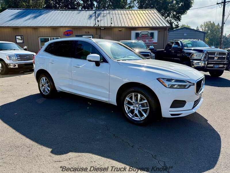 2020 Volvo XC60 T5 Momentum  