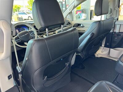 2018 Chrysler Pacifica Limited   - Photo 10 - Portland, OR 97267