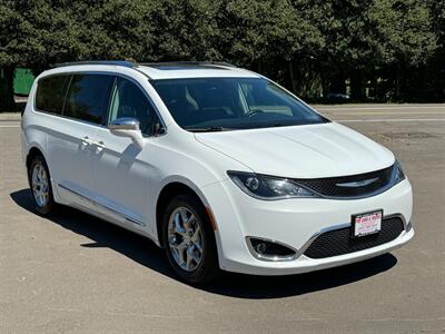 2018 Chrysler Pacifica Limited   - Photo 2 - Portland, OR 97267