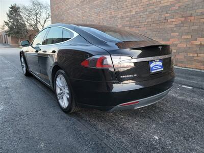 2013 Tesla Model S 85 -- 1 Owner -- Navigation - Bluetooth -  Backup Camera - Sunroof - Save $$$ on Gas - Charge & Drive - Clean Title - $4,000 Tax Credit already taken off the List Price - Photo 4 - Wood Dale, IL 60191